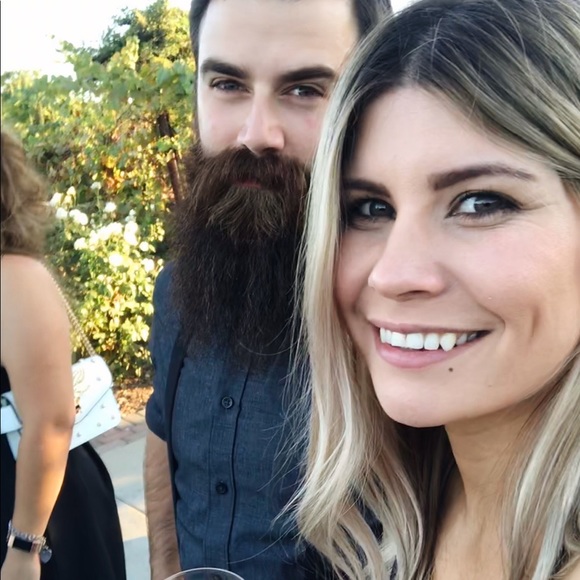 Meet your Posher, Aly ❤️ - Picture 2 of 6